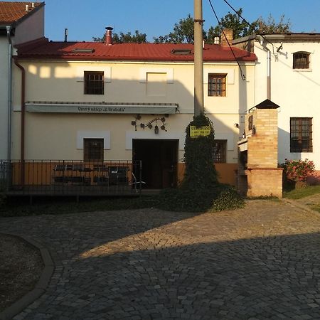Sklep U Hrabalu Aparthotel Hustopece Luaran gambar