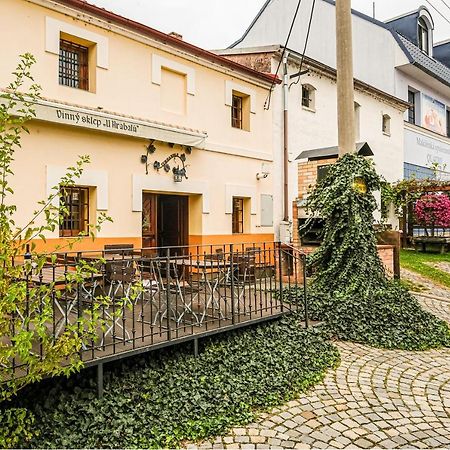 Sklep U Hrabalu Aparthotel Hustopece Luaran gambar