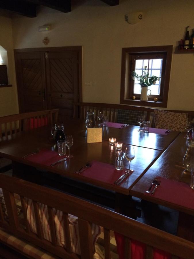 Sklep U Hrabalu Aparthotel Hustopece Luaran gambar