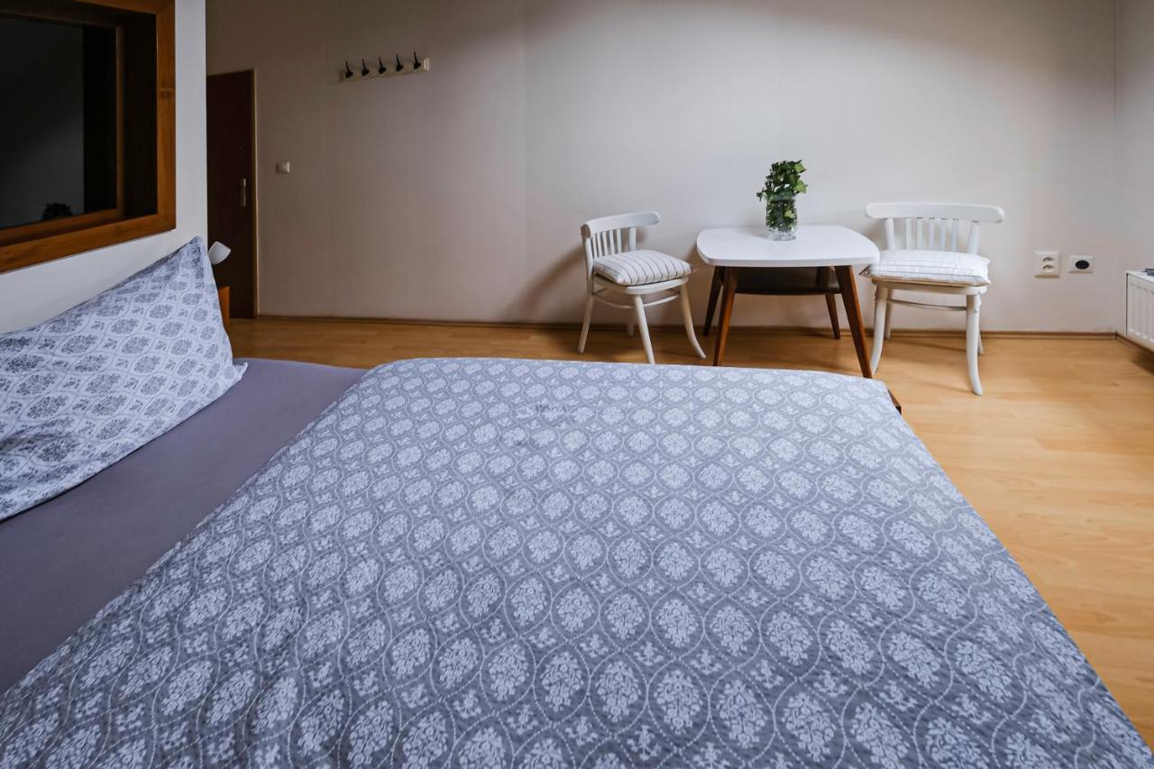 Sklep U Hrabalu Aparthotel Hustopece Luaran gambar