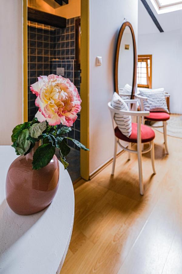 Sklep U Hrabalu Aparthotel Hustopece Luaran gambar