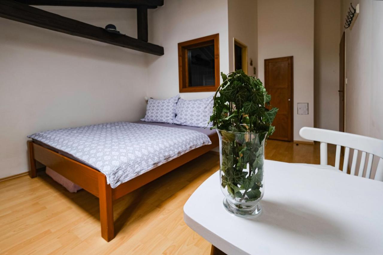 Sklep U Hrabalu Aparthotel Hustopece Luaran gambar