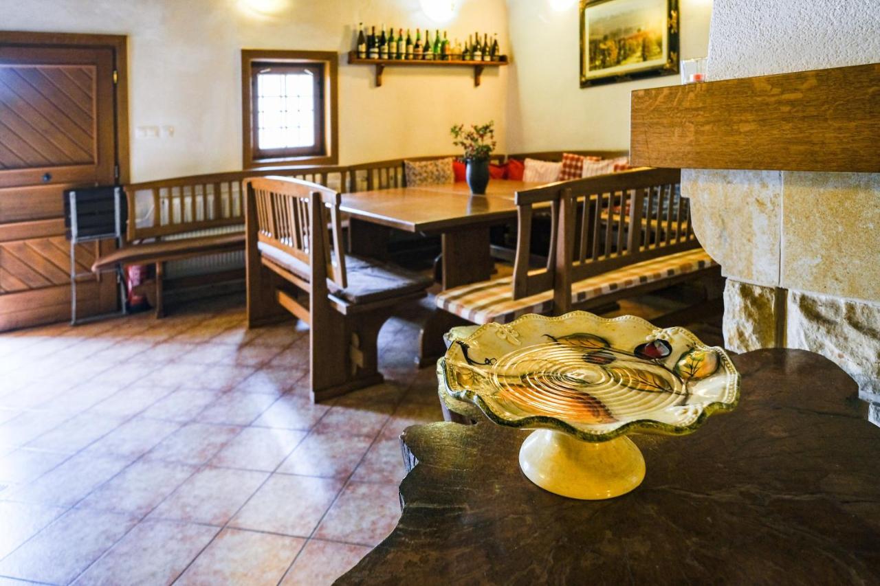 Sklep U Hrabalu Aparthotel Hustopece Luaran gambar